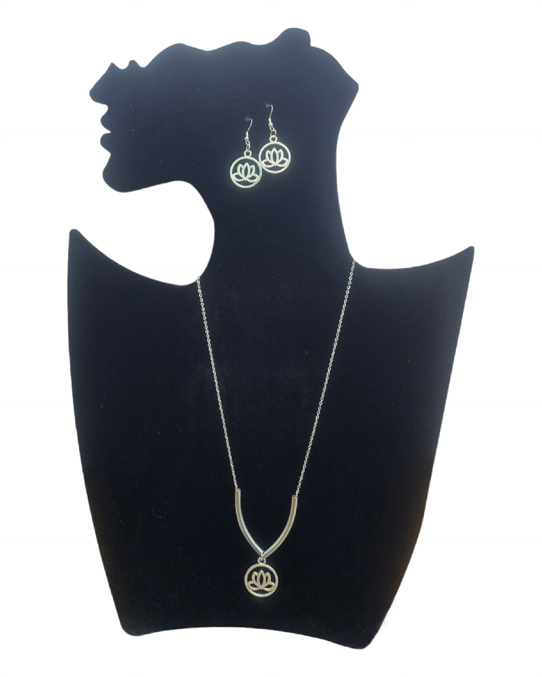 Ensemble collier et boucles d'oreilles